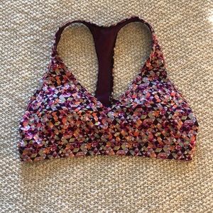 Victoria’s Secret sports bra size med